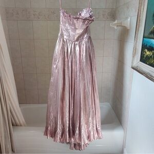 Beautiful vintage metallic Victor Costa (Neiman Marcus) formal dress